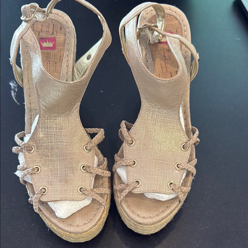 Elaine TurnerTan Wedge Sandals with Ankle Strap and Peep Toe